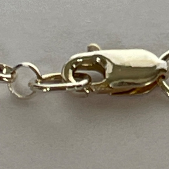Sterling Silver Whale Tail Pendant Necklace With Lobster Clasp On Delicate Chain - Picture 5 of 9